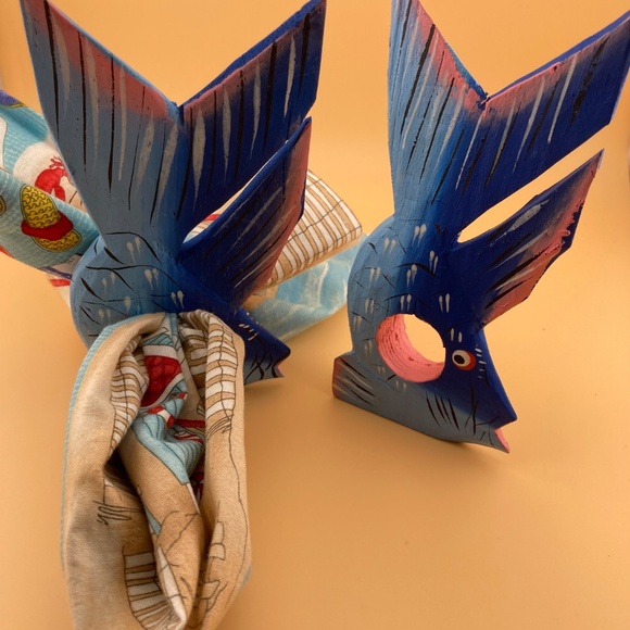 1980s Fish Wooden Napkin Rings Set of 2 - Blue and Pink - Picture 2 of 6